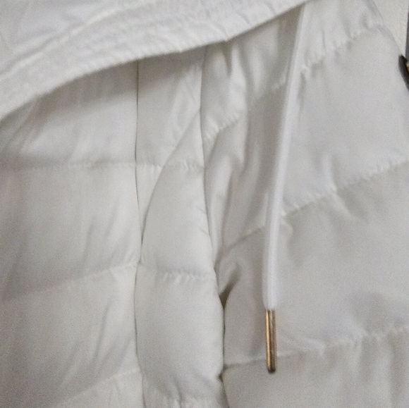 NWOTS!JESSICA SIMPSON WHITE/GOLD PUFFER PACKABLE JACKET! SIZE MED! NWOTS! - Picture 12 of 16